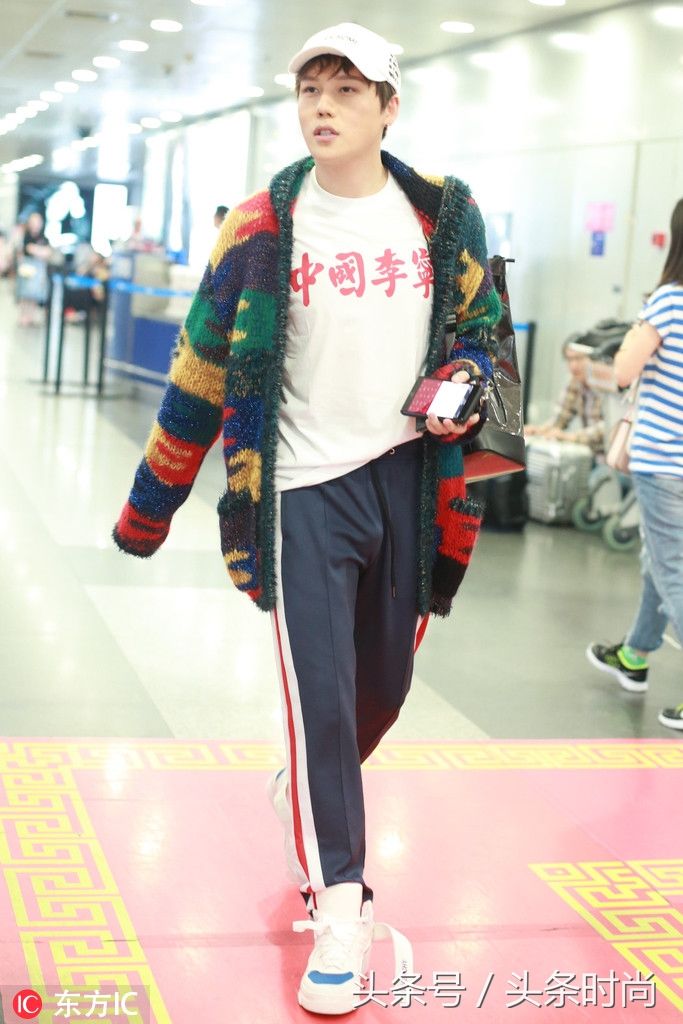 9月开学季来了!当年的那套校服竟然成为网红款