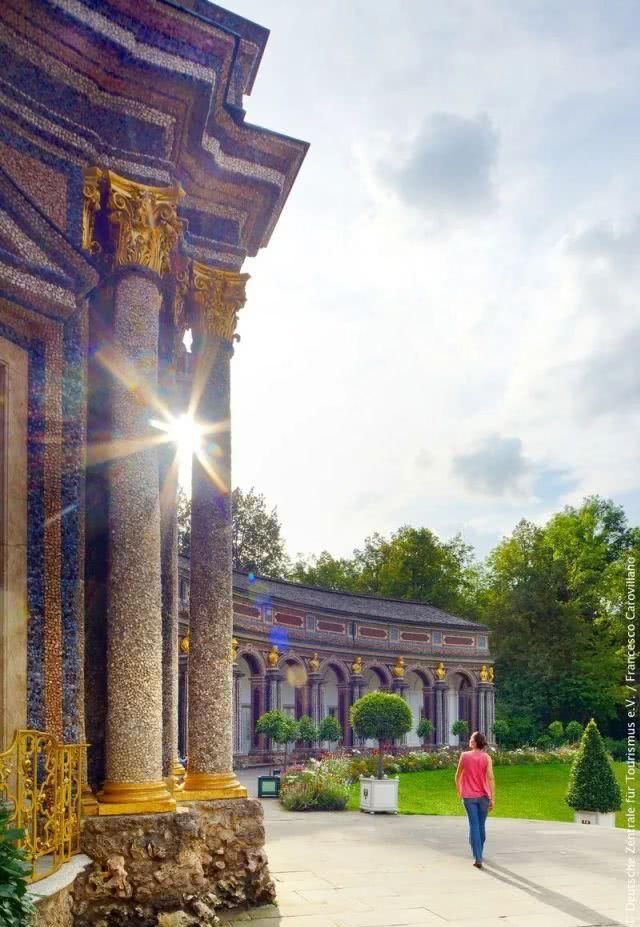  『中世纪』60几岁的古城堡之途为什么能一直维持“青春年少”？