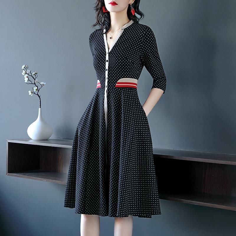 怪不得，如今的女人都在找这种秋装，真是贼美贼美的，借钱都要买