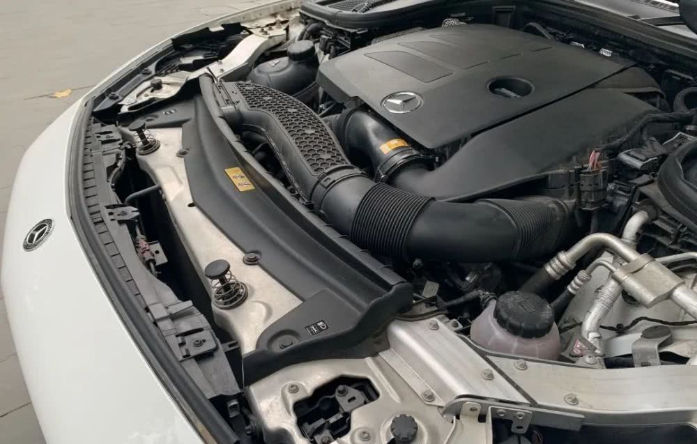 『动力』评测奔驰CLS3504MATIC80万买台四缸的四门轿跑车到底“疯不疯”