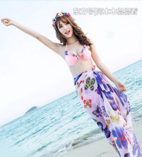  [美女]靓丽搭配的比基尼泳衣美女，展现美好身段，给人眼前一亮的美感！