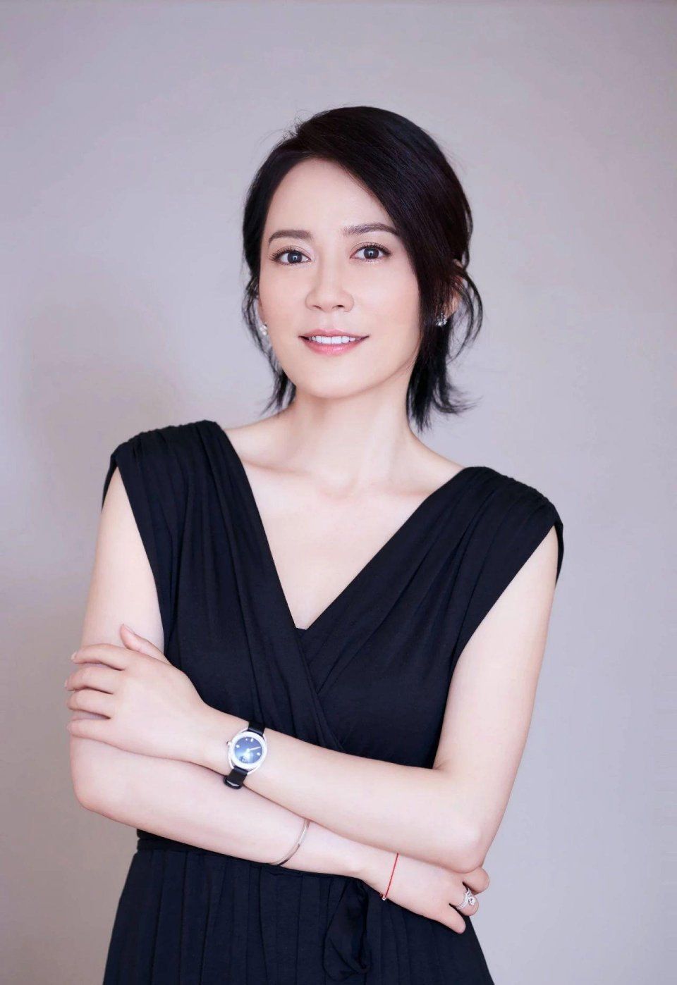 47岁俞飞鸿未婚又怎样?20岁的脸，2米8气场的衣品，活得比谁都好