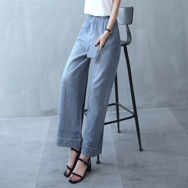 身材丰盈的女人，入秋后建议穿这样的牛仔裤，青春活力范十足