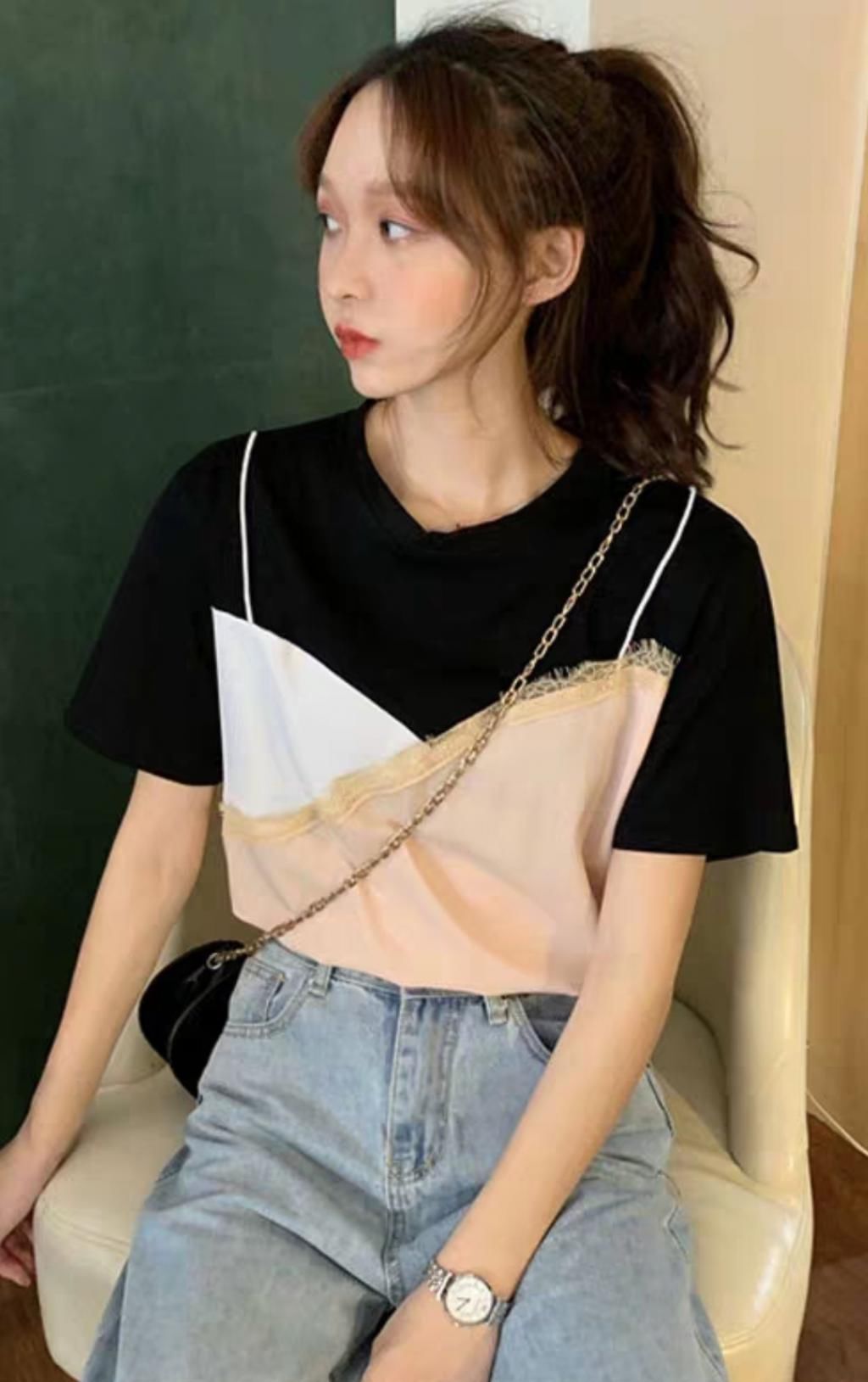  『精致』你的T恤还在被笑话吗？不如尝试穿吊带假两件T恤吧，精致又时髦
