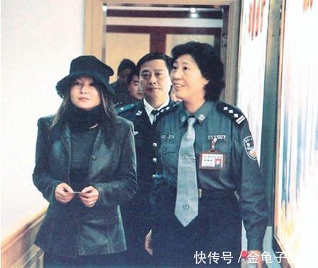 中国女性摇滚第一人,18岁痛失左眼,23岁被爆涉