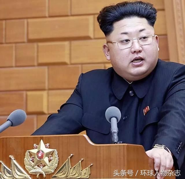 豹纹眼镜、镂空草帽、纯白T……金正恩这时尚look，甩你十几条街