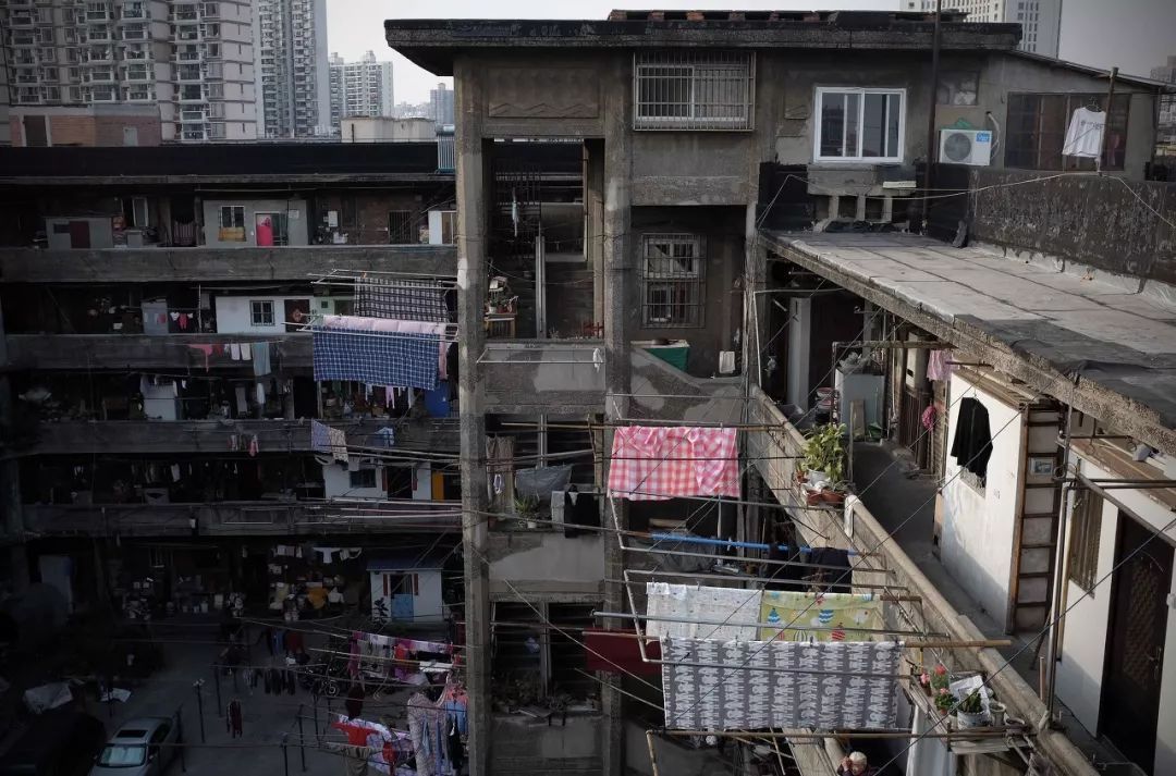 没见过香港的“棺材房”，就别说自己过得不幸福