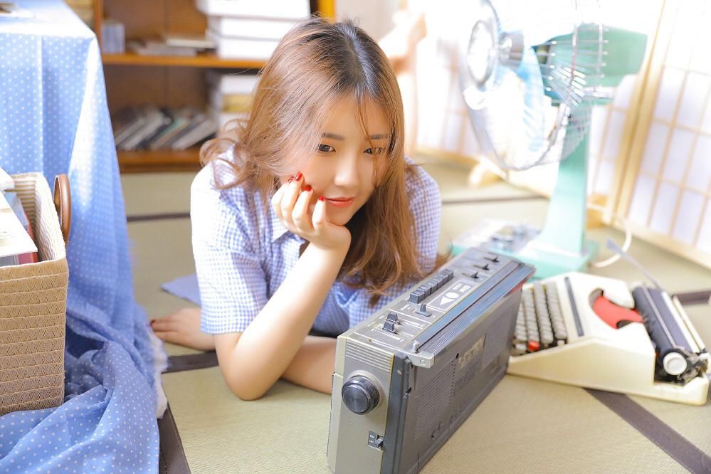 极品美女尤物白嫩肌肤诱惑美女写真