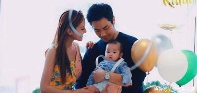  #男神#TVB不老男神郑嘉颖儿子颜值高，走路姿势更是乖巧可爱