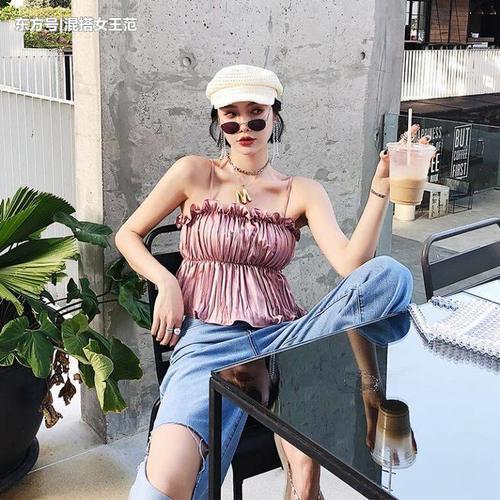 俏皮不失柔情，清凉透气的小背心调皮可爱