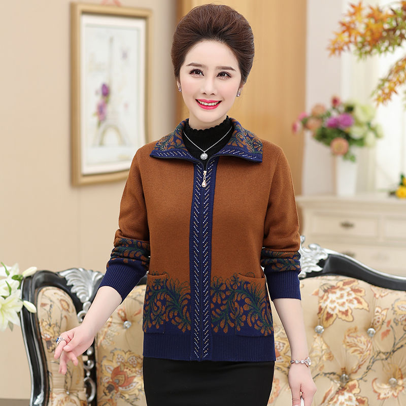 60后女人千万别打扮的太老气!多穿这几款妈妈装，气质显年轻