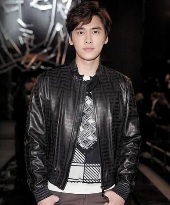 男星皮衣照:王俊凯帅过鹿晗?李易峰输给杨洋的原因好搞笑