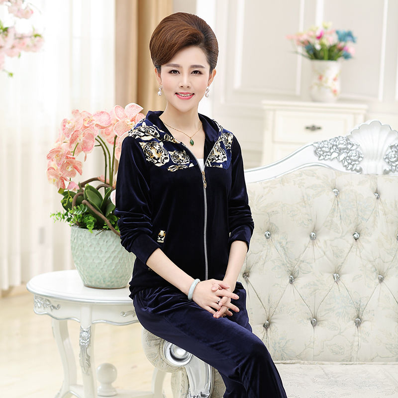 初秋季节别乱穿了，现在都流行“洋气衫”穿上显瘦又减龄呢