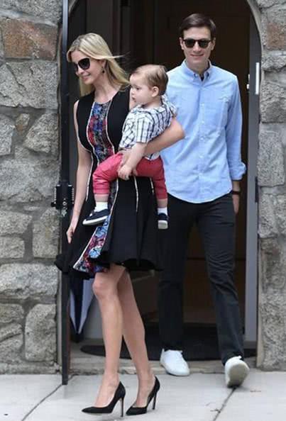 37岁的伊万卡：180cm个子穿10cm鞋，图四抱娃姿势霸气