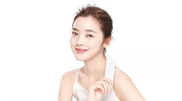 美人计｜眼周色斑好像雨天溅在衣服上的泥点，毁了一切