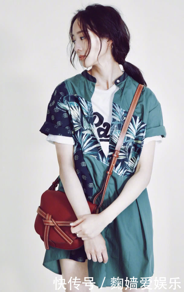 张钧甯玩下衣失踪，一双大长腿好吸睛，太造型好清新动人！