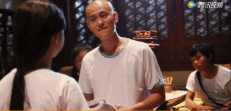 辟谣没人信，手滑点赞又挨骂，张雪迎到底做错了什么？