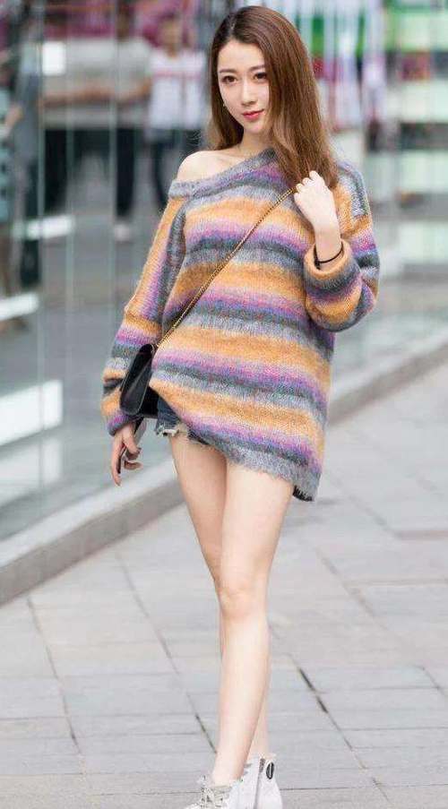 暑假看了这些全是腿的小姐姐, 超短裤加上一字肩！太迷人！