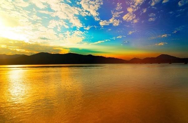 白居易最美的一首诗，只是开头两句，便美得令人心醉！