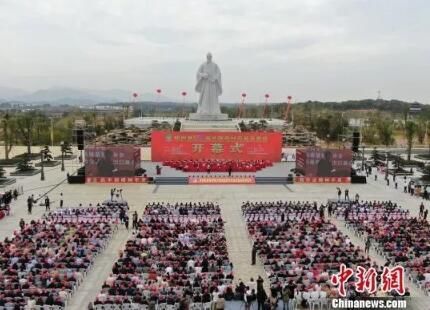 走！坐上这趟高铁，不仅能欣赏风景，还能看到历史