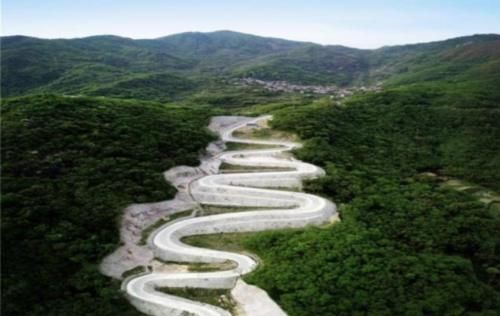  十八弯■浙江一惊险盘山公路，与川藏线天路十八弯形同孪生