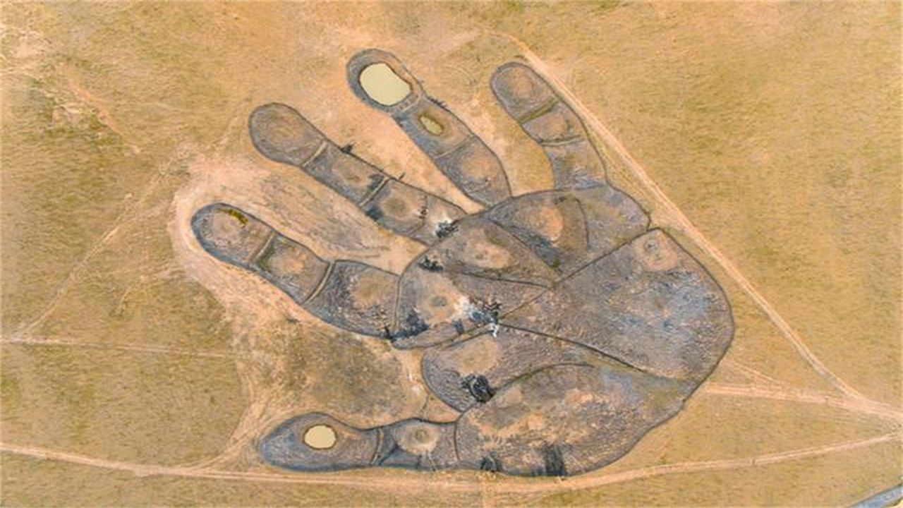 在我国的北方有一个巨型掌印景点,总投资6亿元,你见过吗?