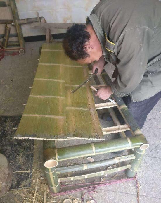 农村父亲硬要为我做一套“竹沙发”，完工后我愣住了!谁见过?