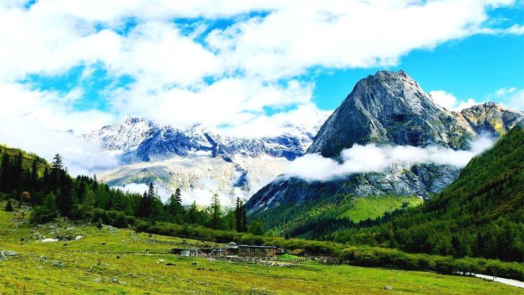 我国秋景“最美”的地方,距离成都不远,被誉“东方阿尔卑斯”