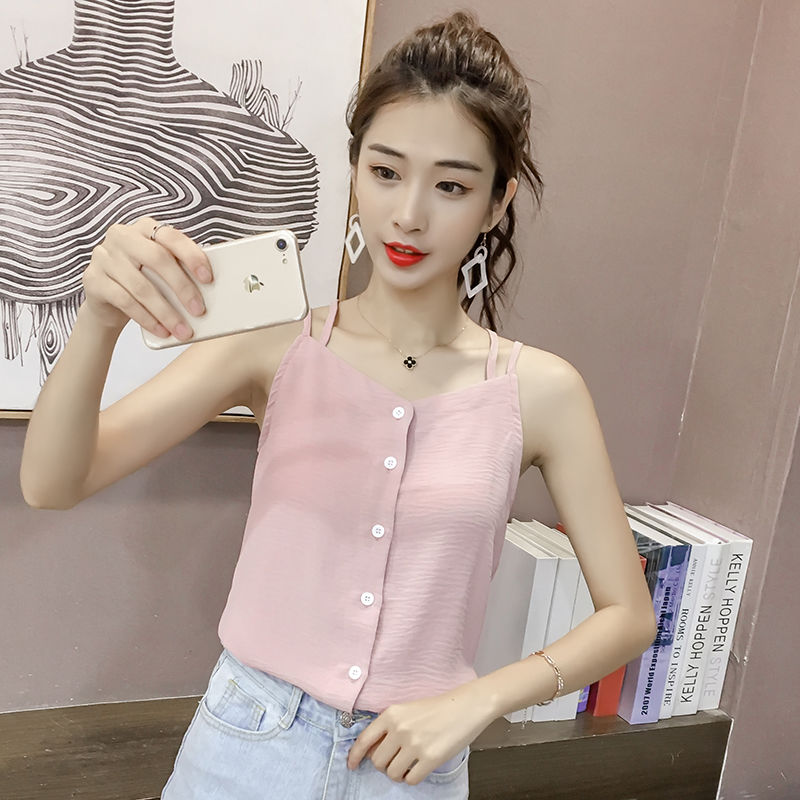 28岁的媳妇真会穿!小背心+超短裤，简直迷死人了