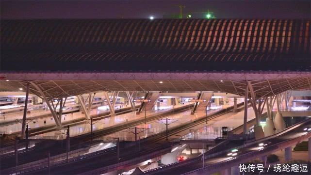 全国唯一火车站没有统一的大城, 本地人精通, 游客们都迷路了