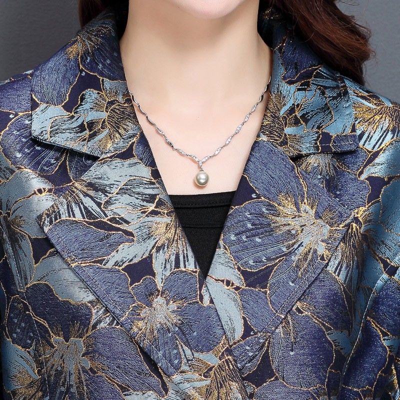 女人尽量少穿开衫，太土!试试这样穿外套，简直太洋气了