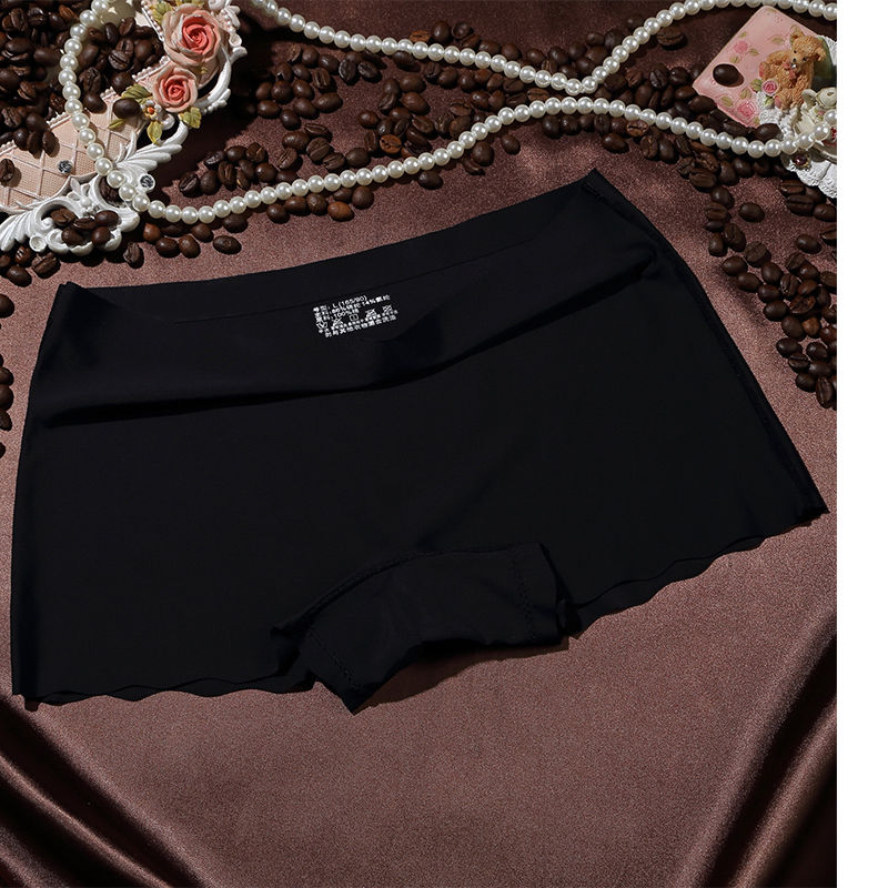 安全裤是女人最重要的东西，不仅透气还防走光，给你最贴心的呵护