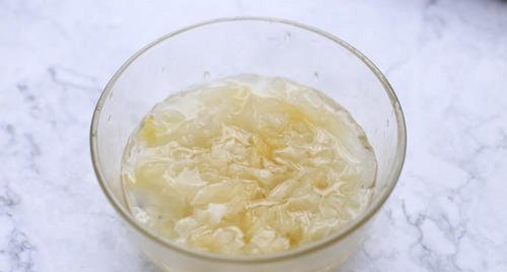  「皮肤」银耳和“它”一起熬，30天美白还能淡化色斑，皮肤变得白皙透亮！