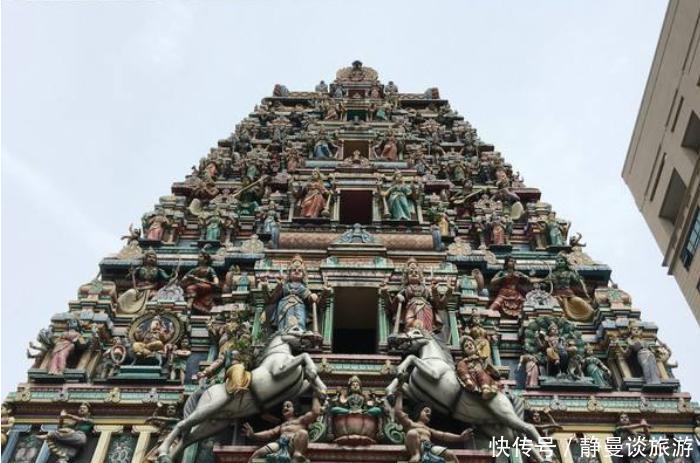 这座岛上的人们崇拜“生殖”,家家户户都供奉着这种精美雕像