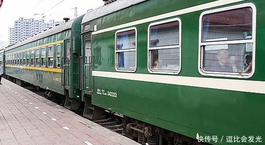  「到站」火车为何非要让乘客等几分钟，而不是按时到站？乘务长