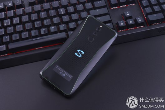 性能怪兽，鲨机再临!黑鲨游戏手机Helo上手体验