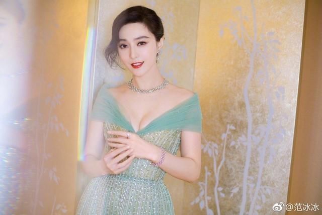 范冰冰涉逃税疑被警方逮捕 微博认证遭降级粉丝忧心