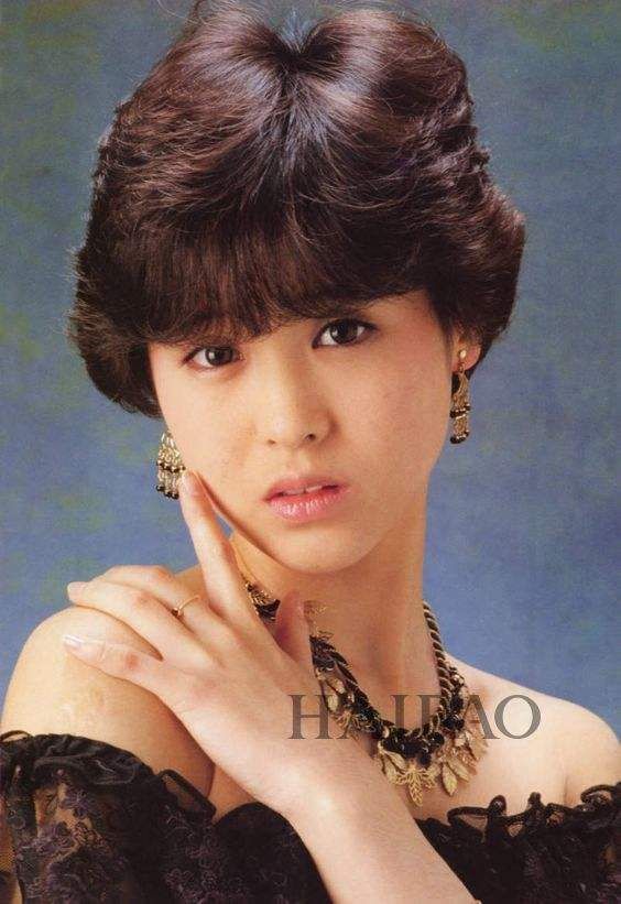 昭和时代少女偶像们的美貌太能打了吧，只知道山口百惠简直亏大了