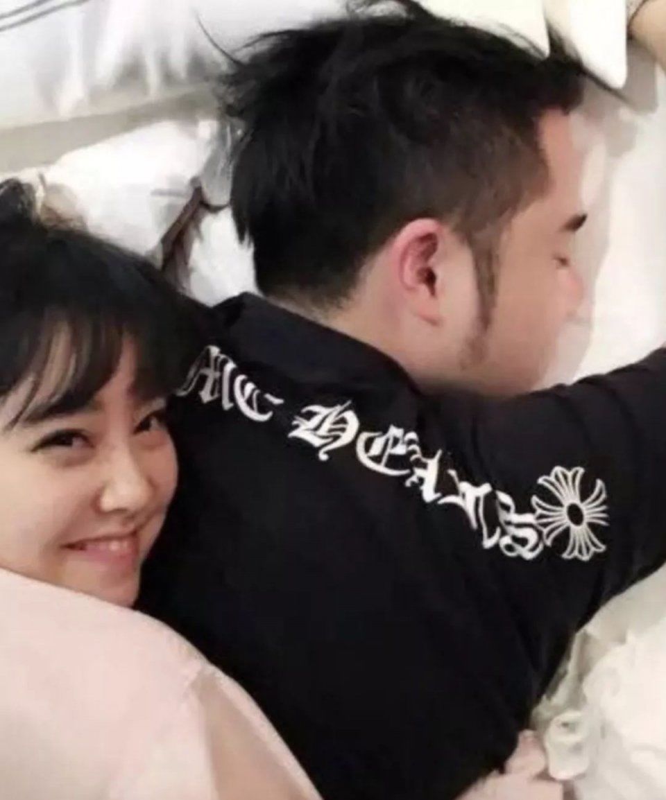 冯提莫回应“没发生男女关系!只见过一次面”你信吗?百万公款为何