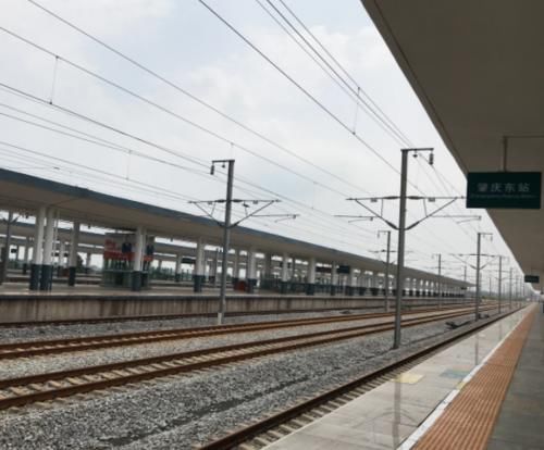  「高铁」国内“最近”的2个高铁站，距离不足500米，网友：有点