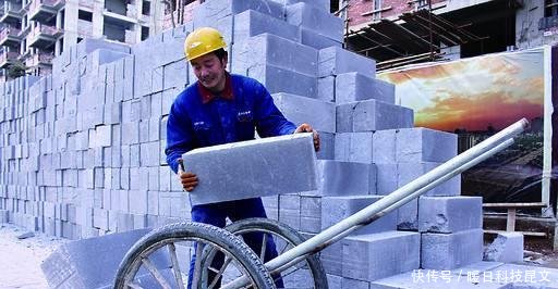  上涨|农民工收入上涨，为何比工资阶层涨得还快