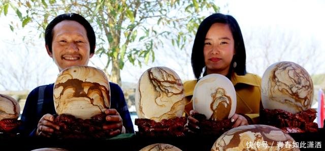 湖北宜都奇石宝贝现茶乡，这3类石吃香，雕刻黄金玛瑙升值10倍
