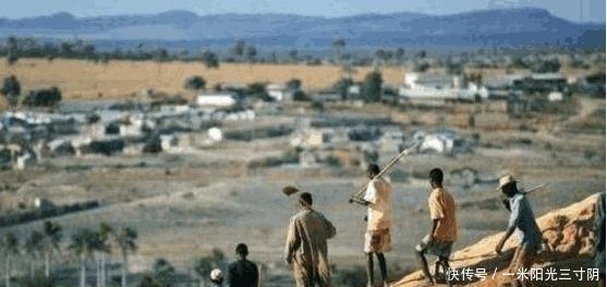 非洲人不明白我们的钻石既便宜又精美，为什么中国游客不买呢