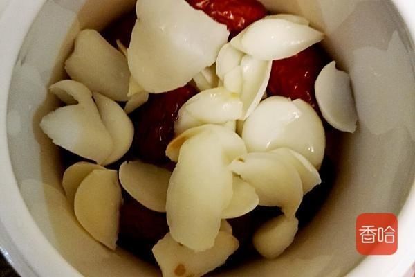  「雪燕」聪明的女人不买面膜，春季多吃它，面色红润有光泽