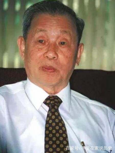 他用200元赚到50亿资产，87岁欲娶19岁秘书，却遭到家人极力反对