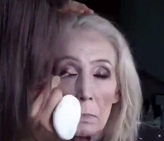 76岁的老奶奶化了个妆,看傻了,吓得赶紧让网红脸的女友卸下妆