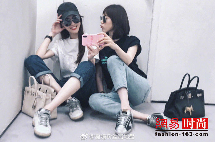 唐嫣与闺蜜全程自拍晒爱马仕包 网友:炫富