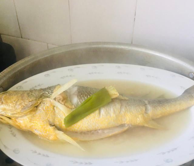 『蒸鱼豉油』清蒸黄花鱼,鲜美少刺,老少皆宜
