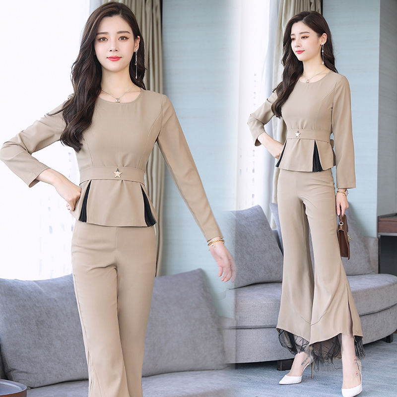 你是35-48岁间，初秋不会穿，推荐穿这新款套装，洋气超嫩美