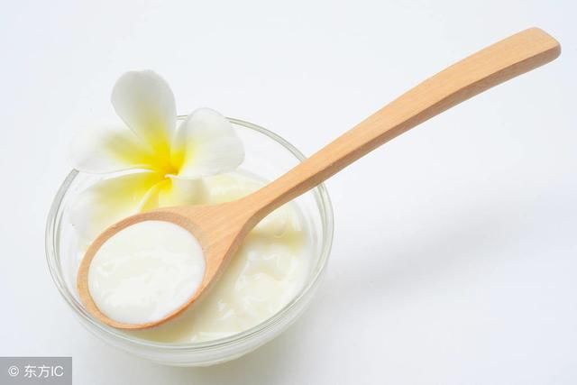 别乱在脸上涂抹了，家家都有的它，每天用来洗脸，半月清零斑点